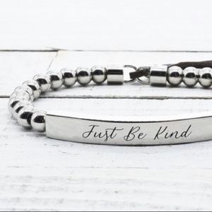 ‘Be Kind’ Beaded Adjustable Bracelet